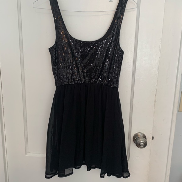 Black Sequined Medium Nollie Minidress - Picture 2 of 3